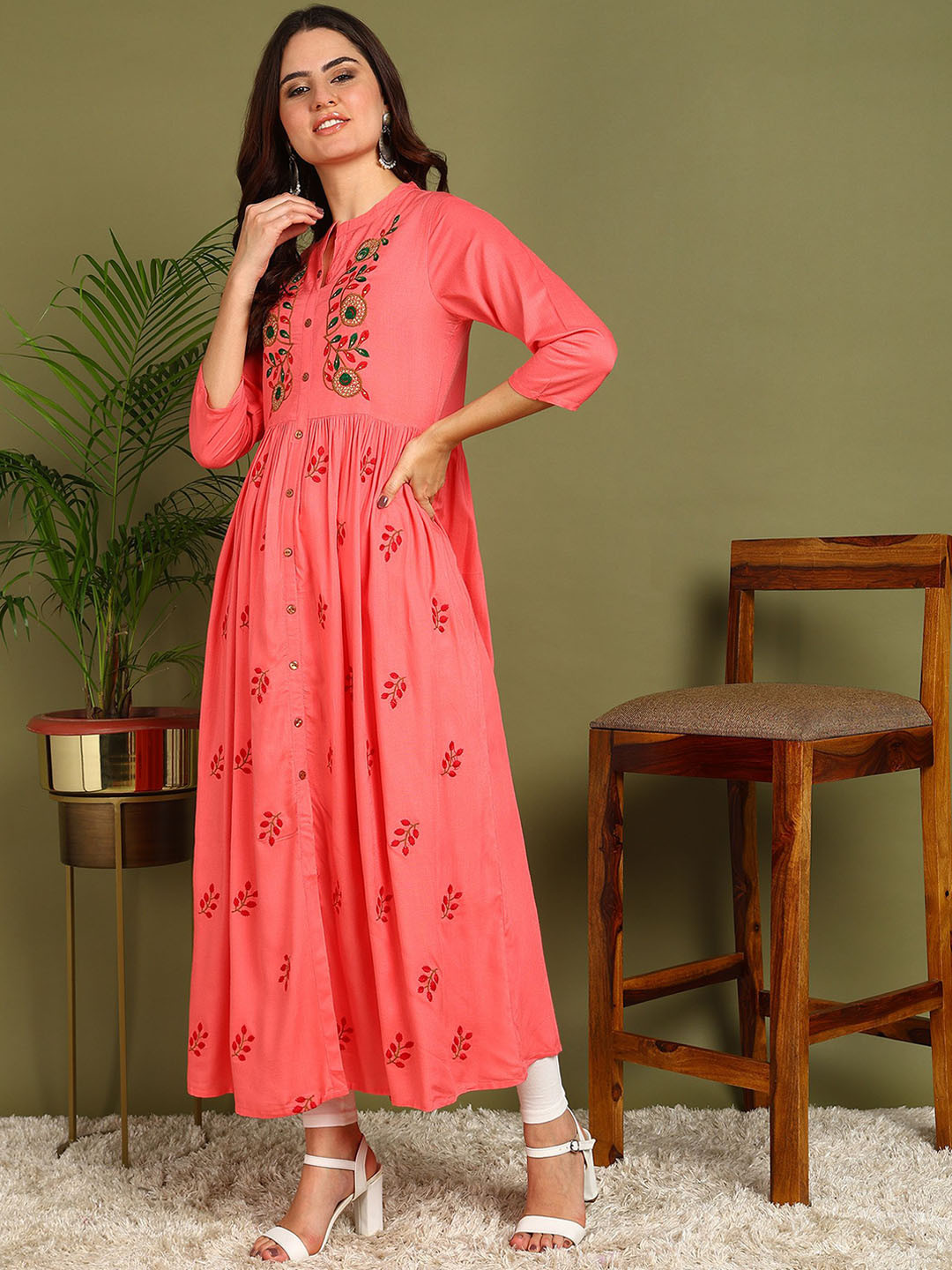 Kapad Dwar Floral Embroidered Thread Work Pleated Mandarin Collar A-Line Kurta