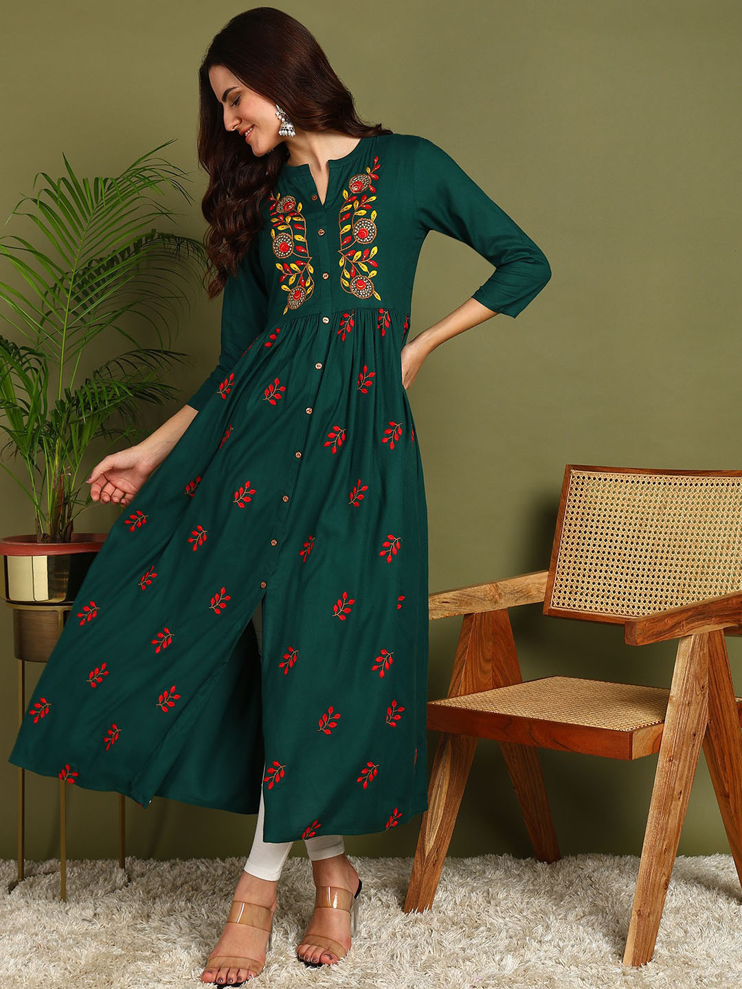 Kapad Dwar Floral Embroidered Thread Work Pleated Mandarin Collar A-Line Kurta