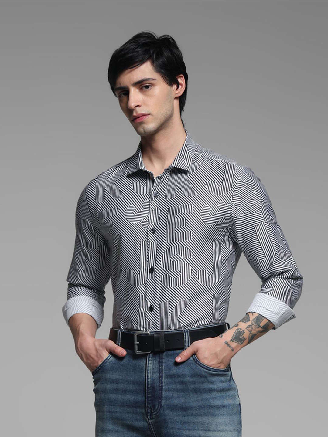 Jack & Jones Men Spread Collar Pinstripes Striped Cotton Slim Fit Casual Shirt