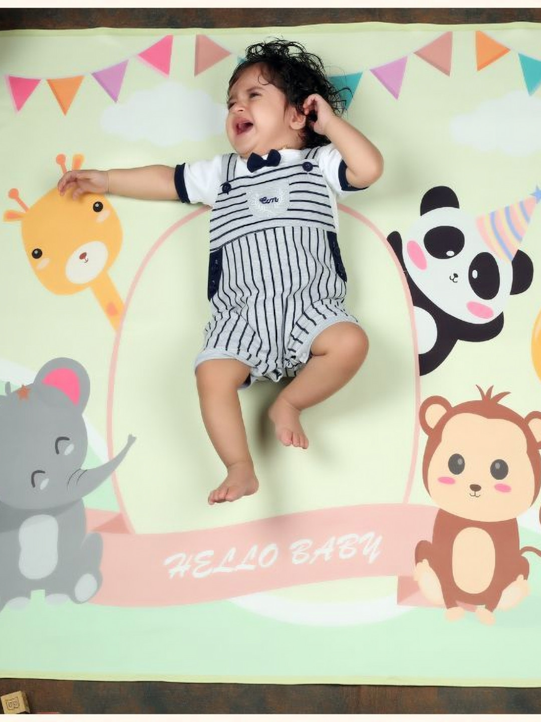 NEW COMERS Green Contemporary Monthly Photoshoot 210 GSM Cotton Single Baby Bed Blanket