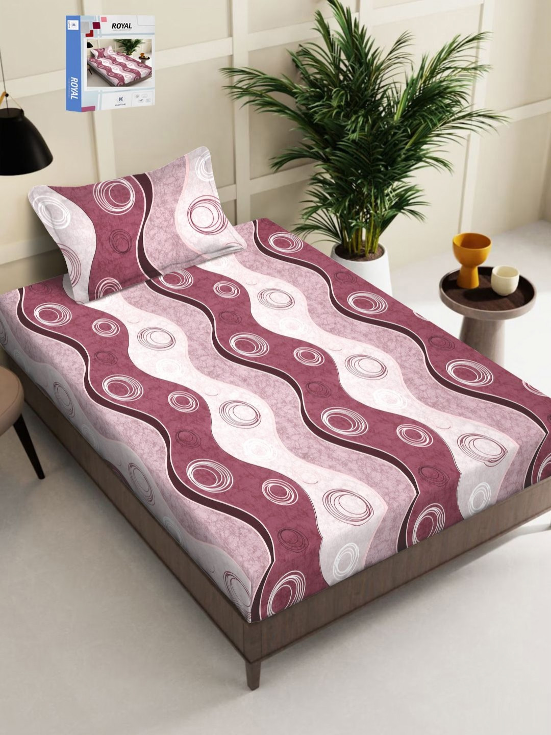 KLOTTHE Royal Pink & White Geometric Printed 300 TC Fitted Single Bedsheet & Pillow Cover