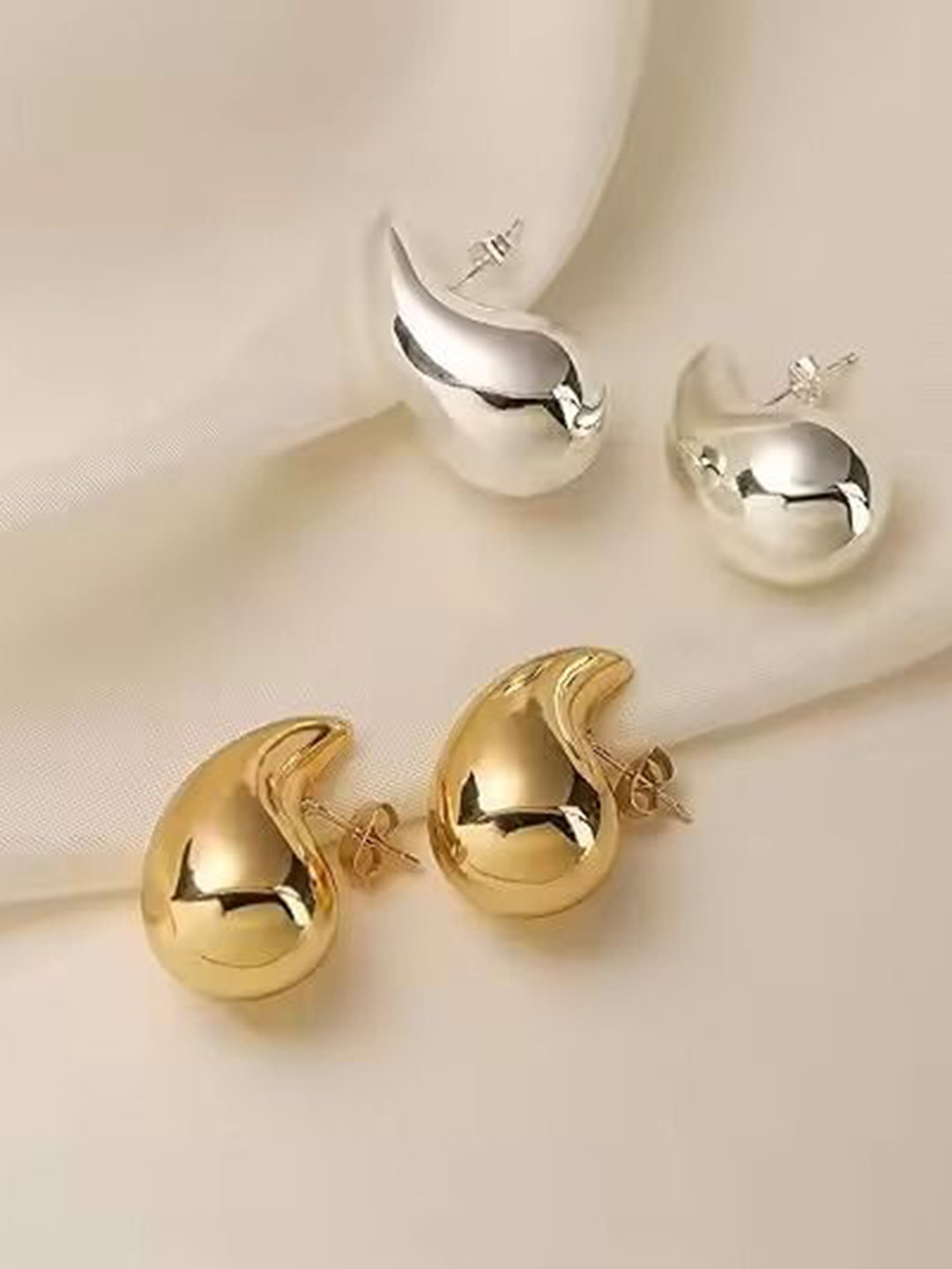 DIVASTRI Set Of 2 Gold-Plated Contemporary Teardrop Shaped Drop Earrings