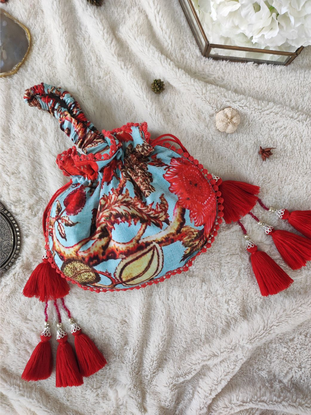 LABEL KANUPRIYA Printed Potli Clutch