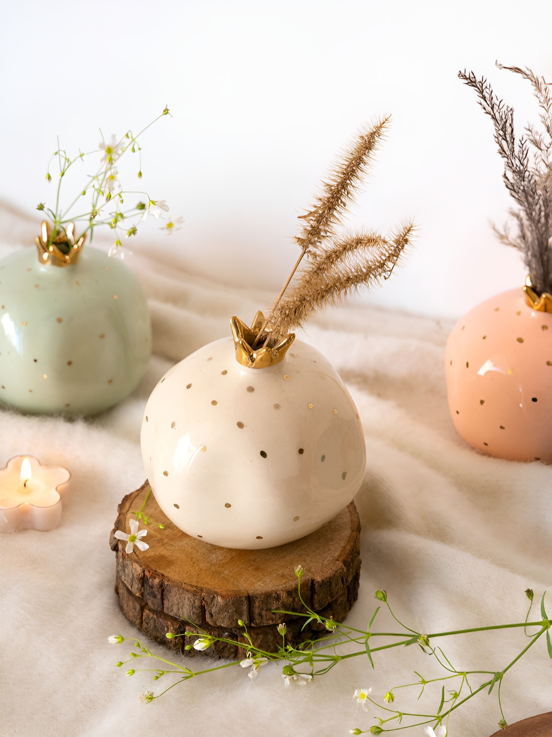 Glimpse Homes Pomegranate with Gold Crown Off White Ceramic Glossy Living Room Small Showpiece - 3.9 Inches