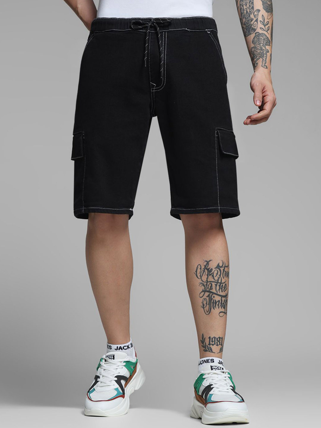 Jack & Jones Men Low-Rise Solid Casual Cargo Shorts