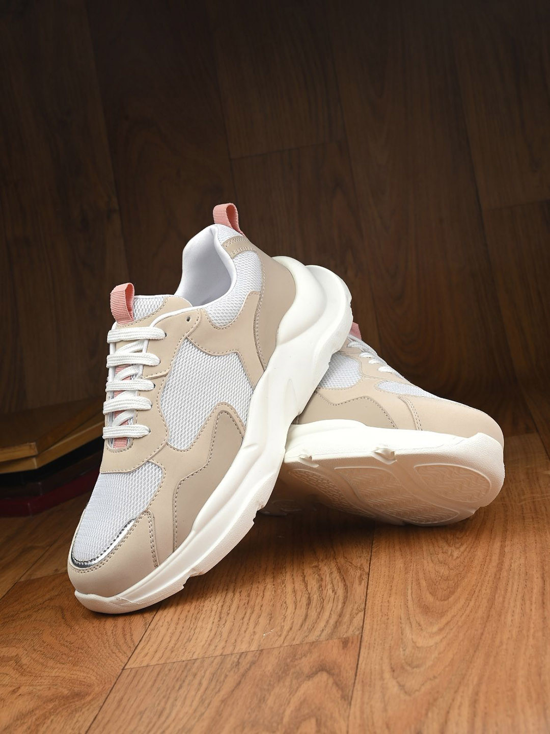 DressBerry Women Colourblocked Chunky sneaker