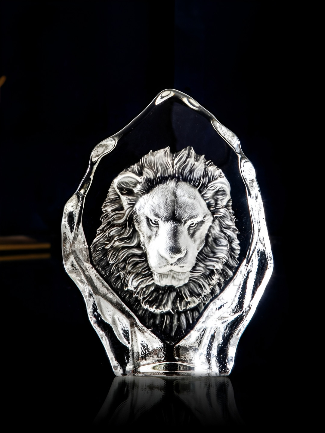 SMOKEY COCKTAIL Lion Transparent Polyresin Glossy Living Room Medium Showpiece - 2.6 Inches