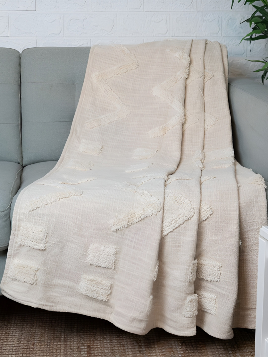 BELLA TRUE Beige Cotton Tuffed Throw