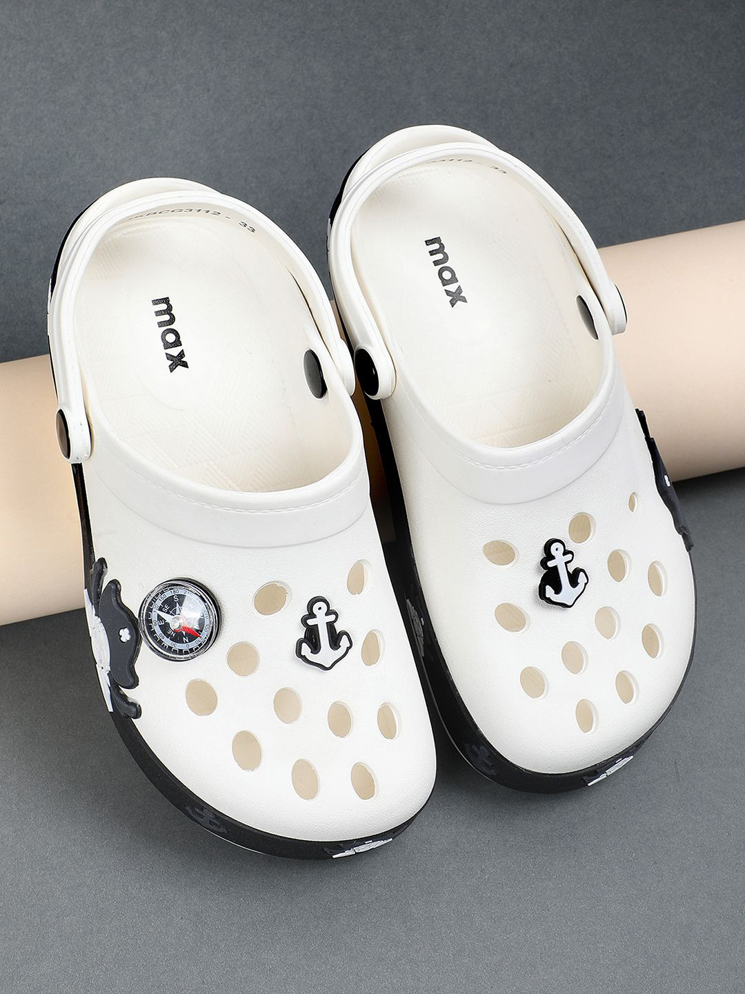 max Boys Clogs