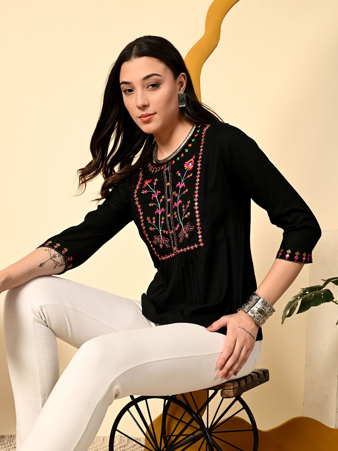 Aaivan Women Floral Printed Round Neck Top - Tops for Women 30854298 | Myntra