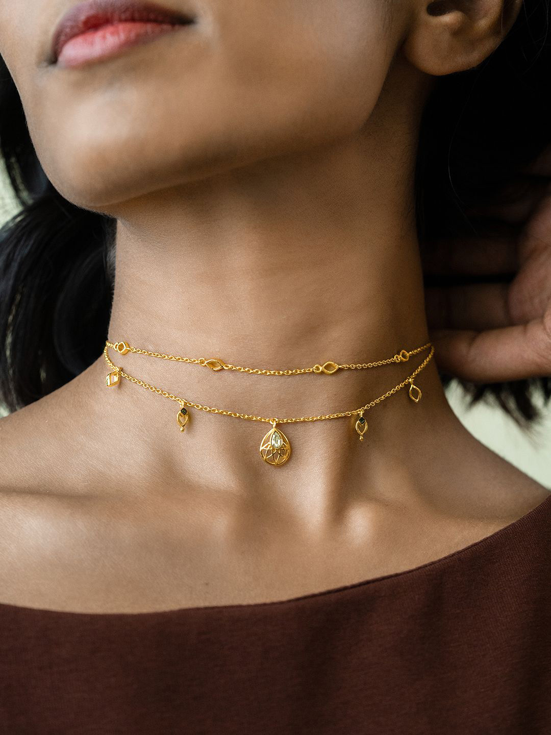 SHAYA Queen of Networking 925 Sterling Silver Gola-Plated Stones Studded Choker Necklace