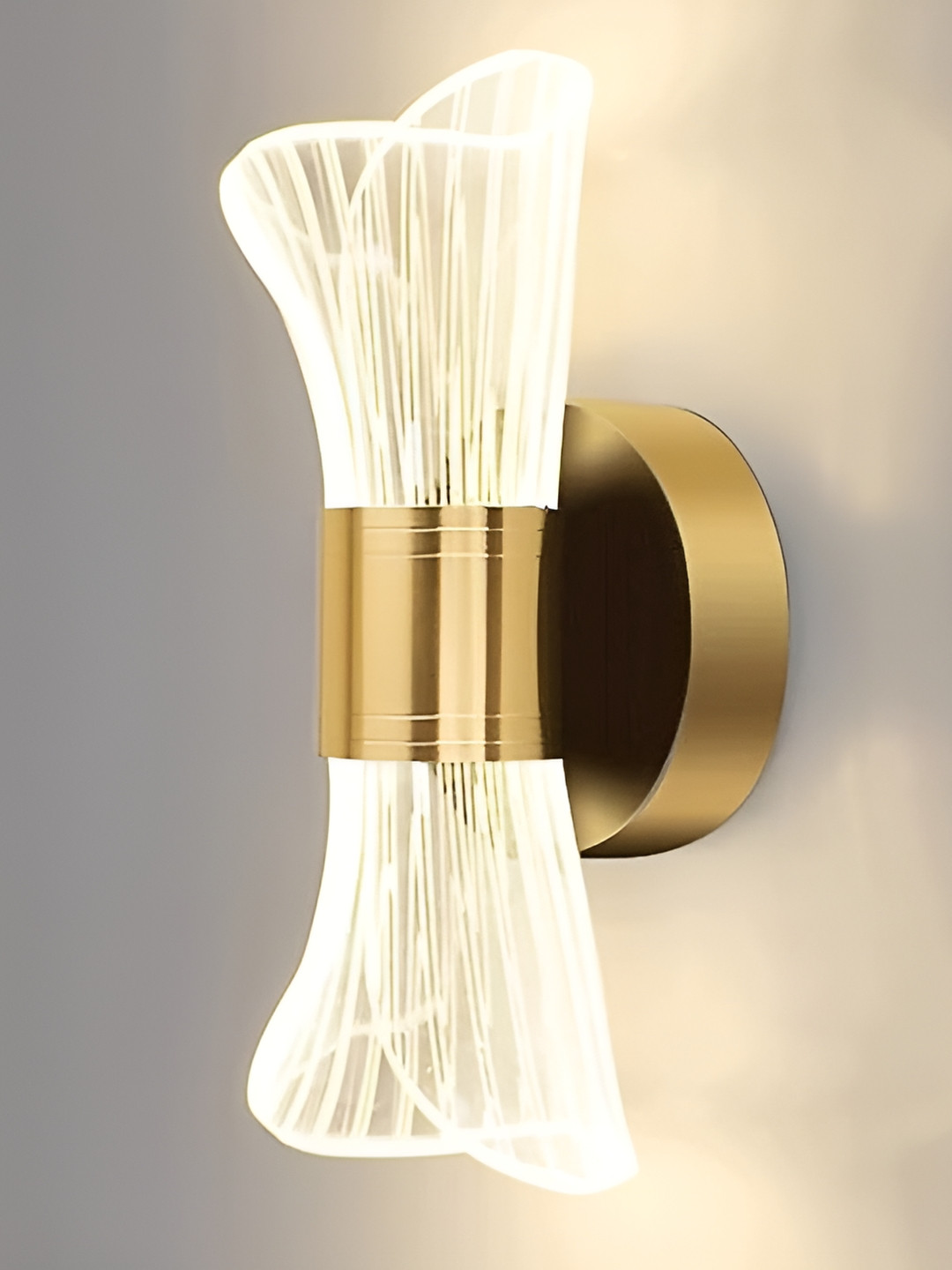 SHRI MAHAL ANTIQUES Gold-Toned Metal Wall Lamp With Bulb