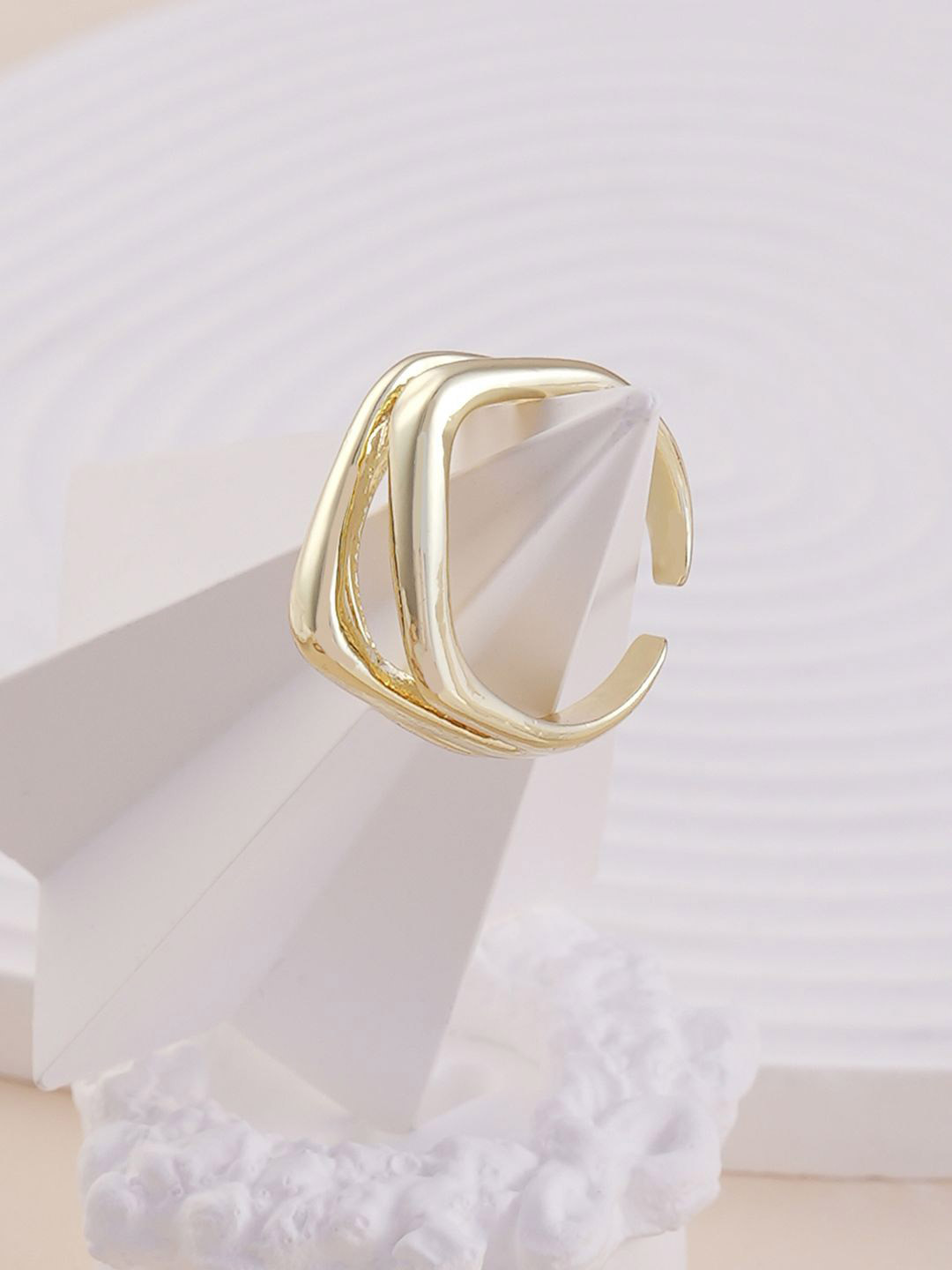 SOHI The Baroque Gold-Plated Adjustable Statement Finger Ring