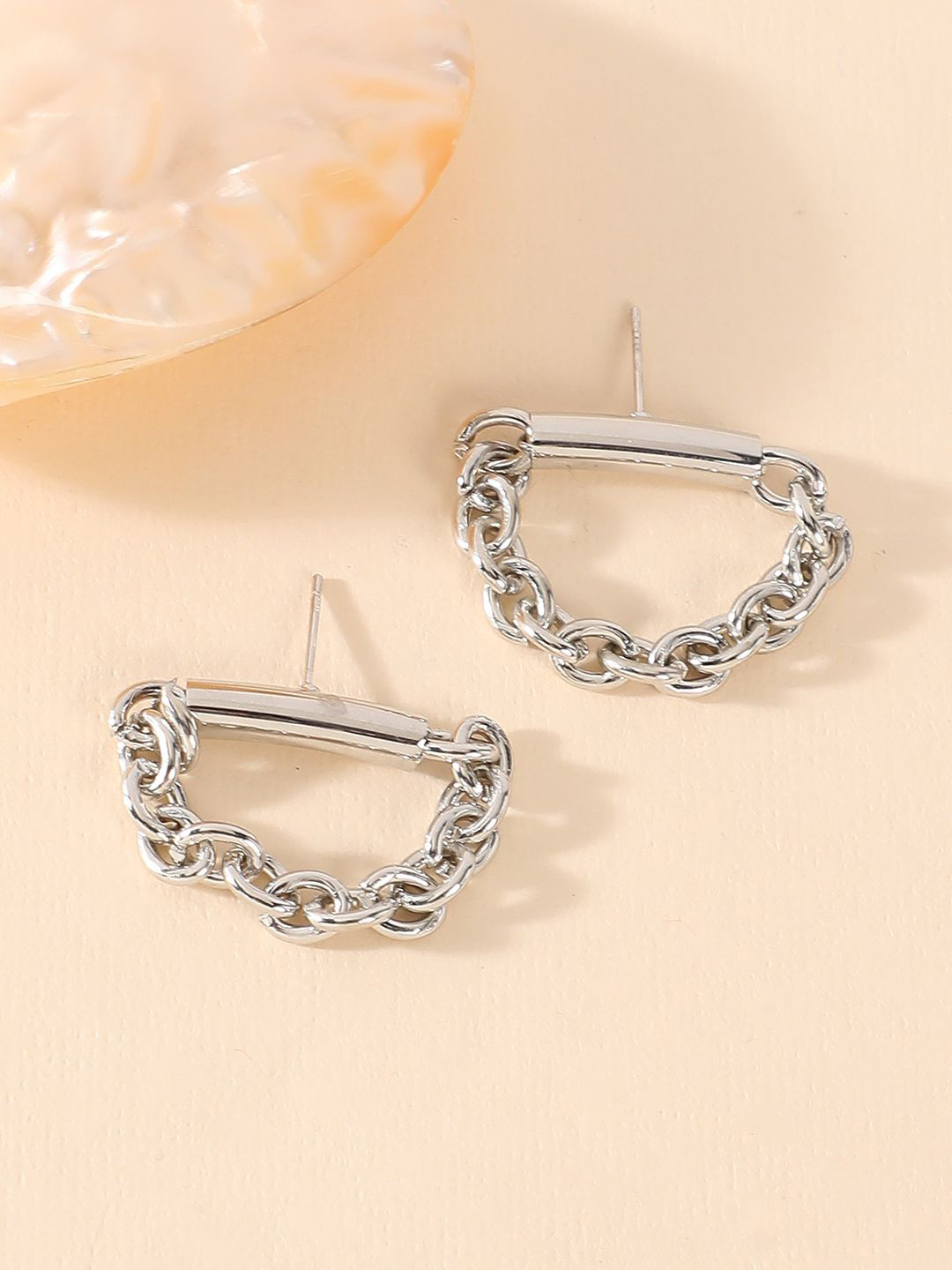 SOHI The Chain Bar Silver-Plated Drop Earrings