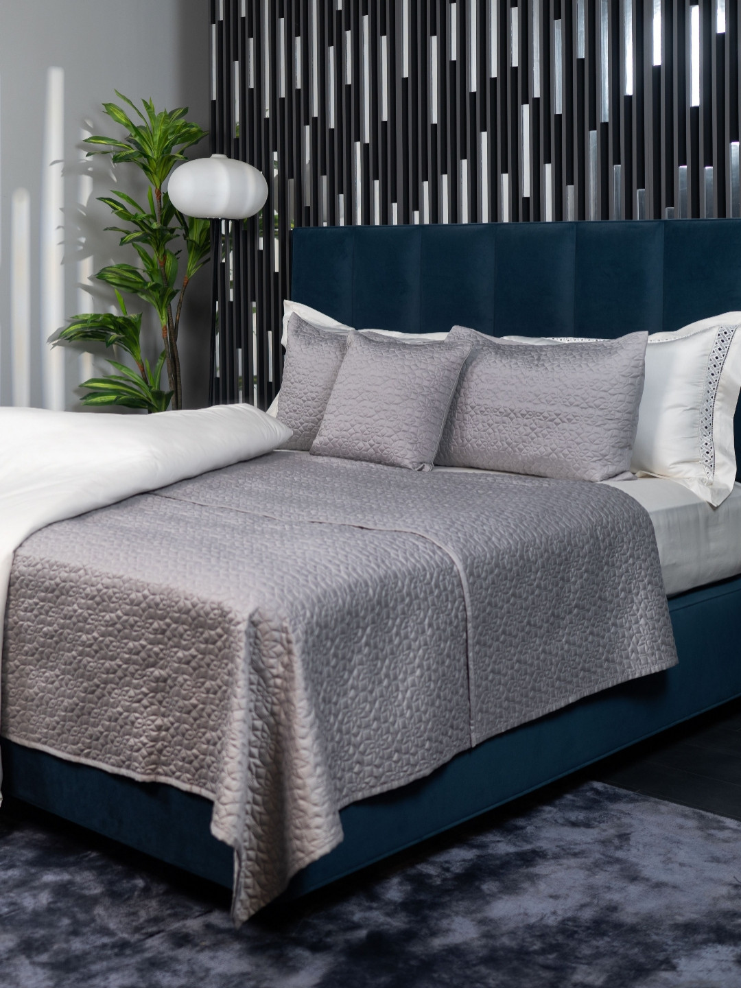ERBA Grey Textured Cotton 380 TC Double King Bed Cover With 2 Pillow Covers