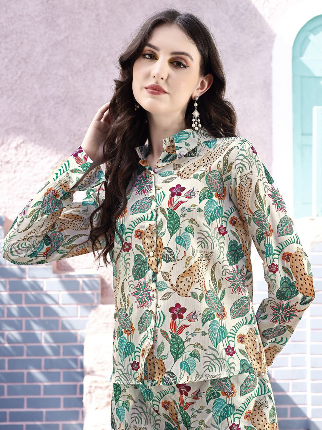 VenderVilla Women Classic Fit Printed Spread Collar Shirt