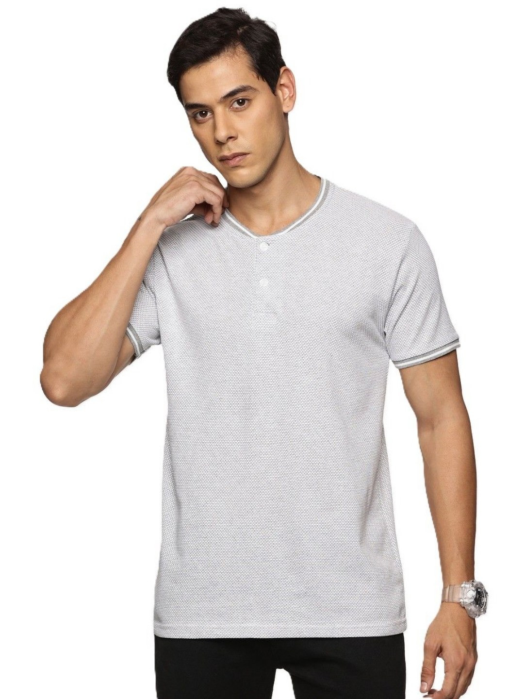 THIRD QUADRANT Men Solid Round Neck T-shirt