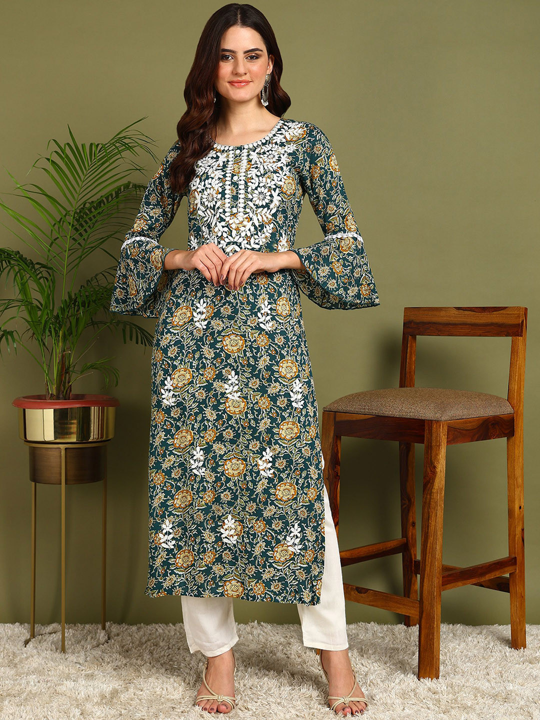 Kapad Dwar Floral Printed Bell Sleeves Thread Work Straight Kurta