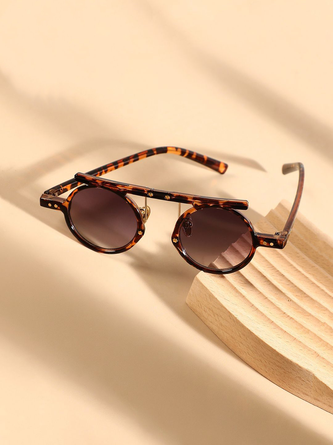 HAUTE SAUCE   Women Round Polarised Lens Sunglasses AW24_HSSG2694-Brown