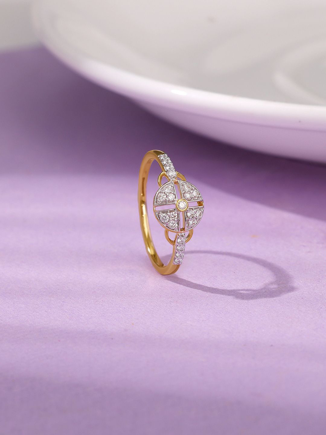 GIVA 14KT Yellow Gold Ray Diamond Ring, Fixed Size, Indian-1.747 gms