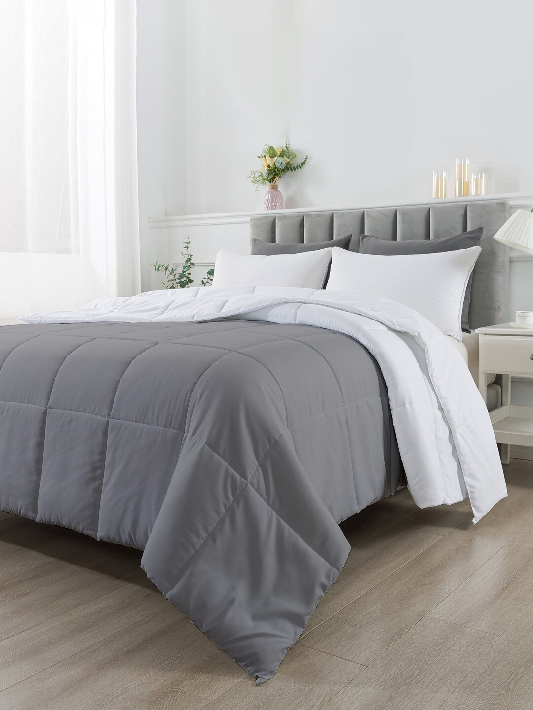 RAZZAI White & Silver-Toned Microfiber Mild Winter 210 GSM Single Bed Comforter
