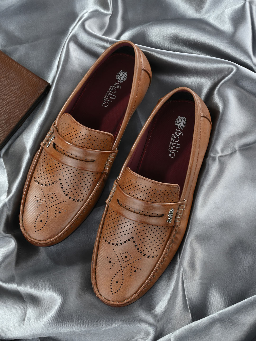 SOFTIO Men Tan Textured Slip-On Sneakers