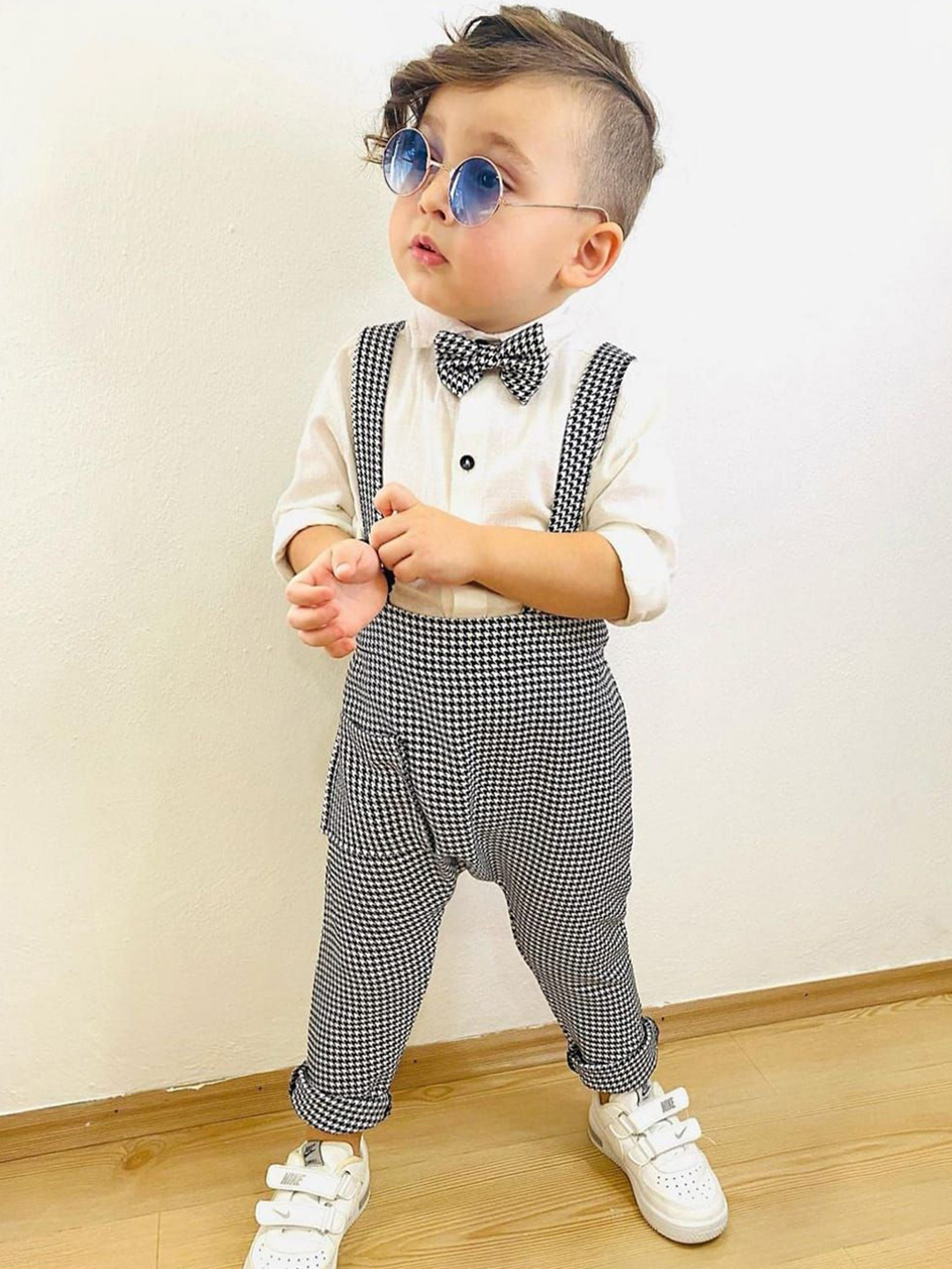 DEL LUNA Boys Printed Dungarees Comes With Shirt & Bow Tie