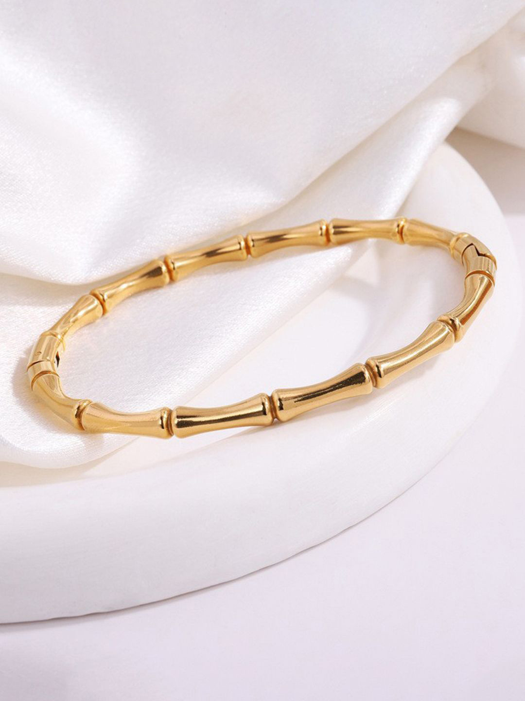 Jewels Galaxy Stainless Steel Gold-Plated Link Bracelet