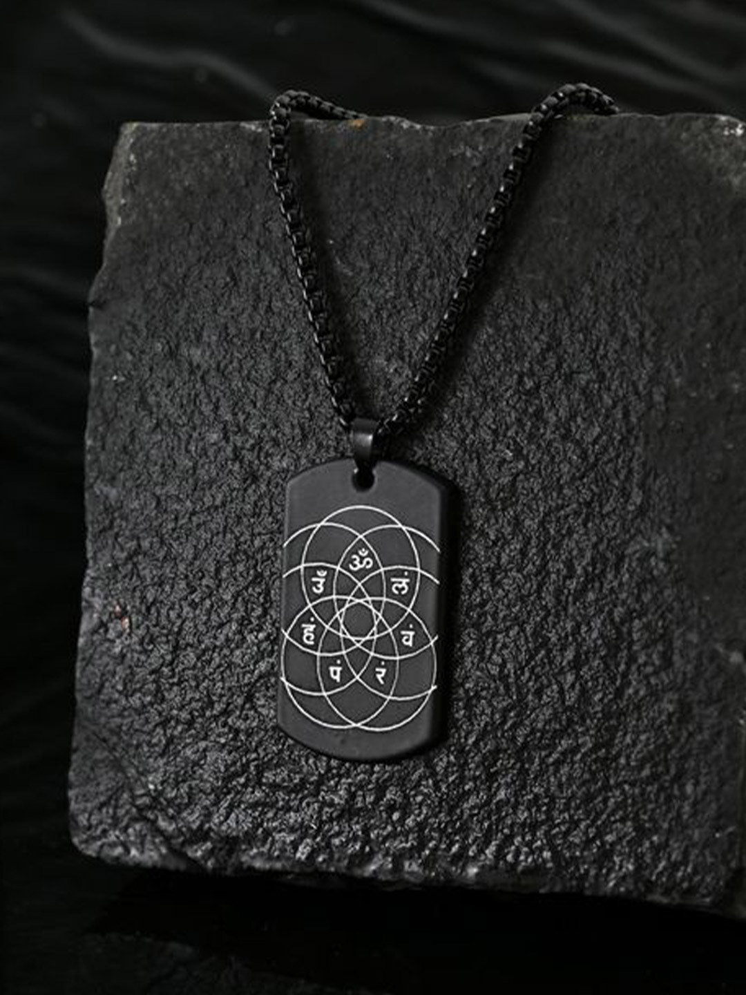 AGARWALPRODUCT Sterling Silver Square Shaped Pendant With Chain