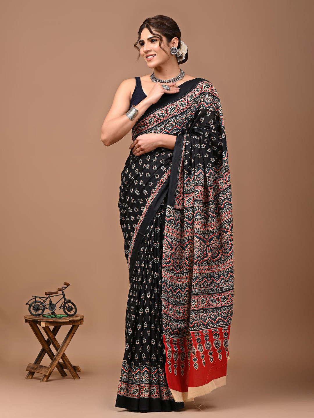 PALLO LATKE Ajrak Printed Pure Cotton Block Print Saree