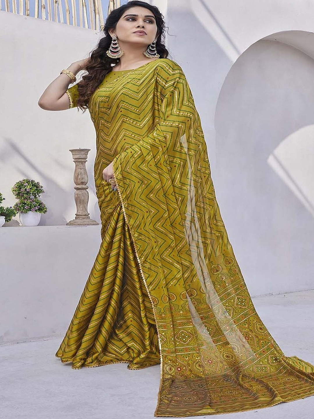 CATCHY FOREVER Printed Saree With Blouse Piece