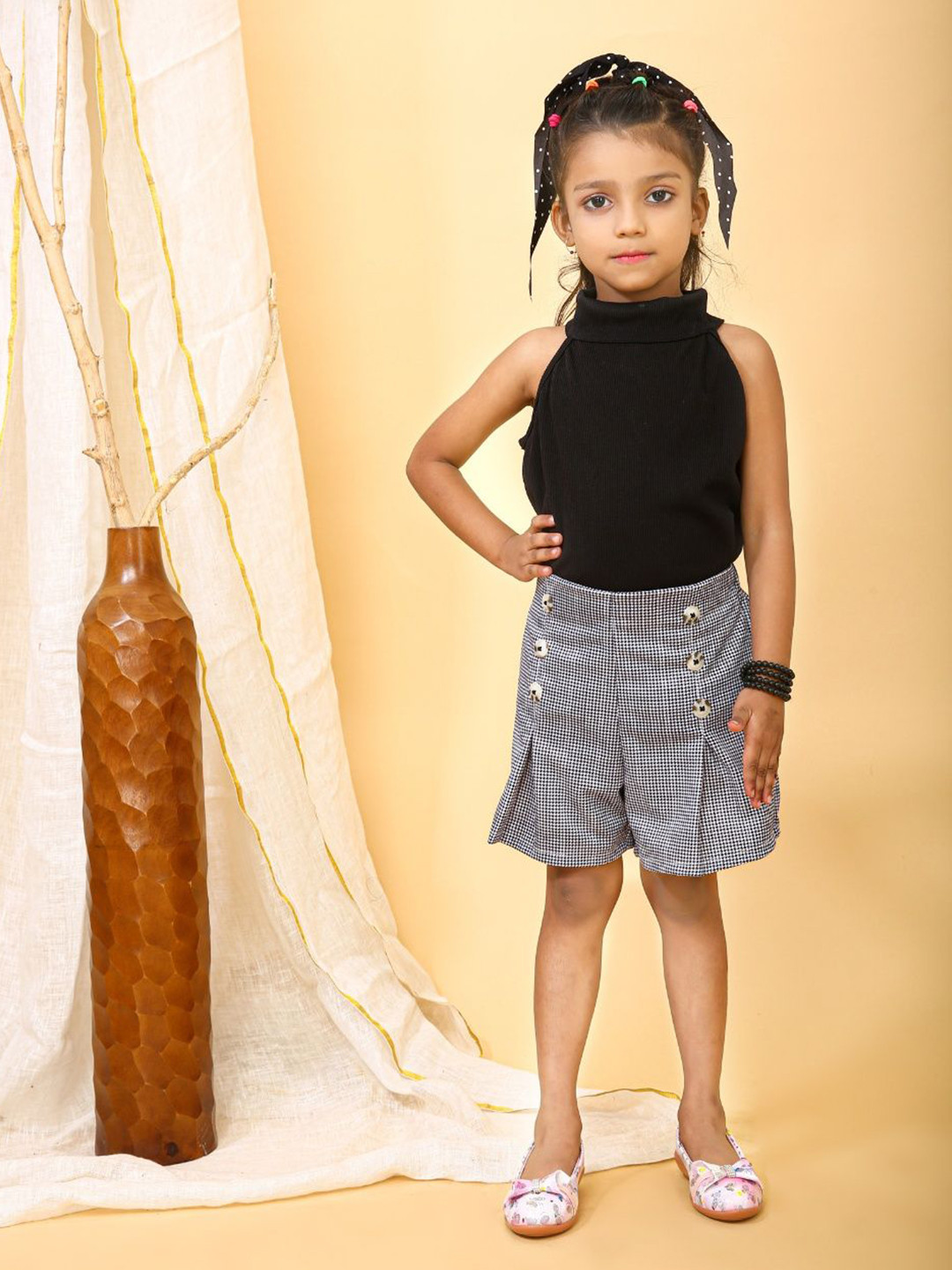 DEL LUNA Girls Sleeveless Mock Neck Top With Shorts