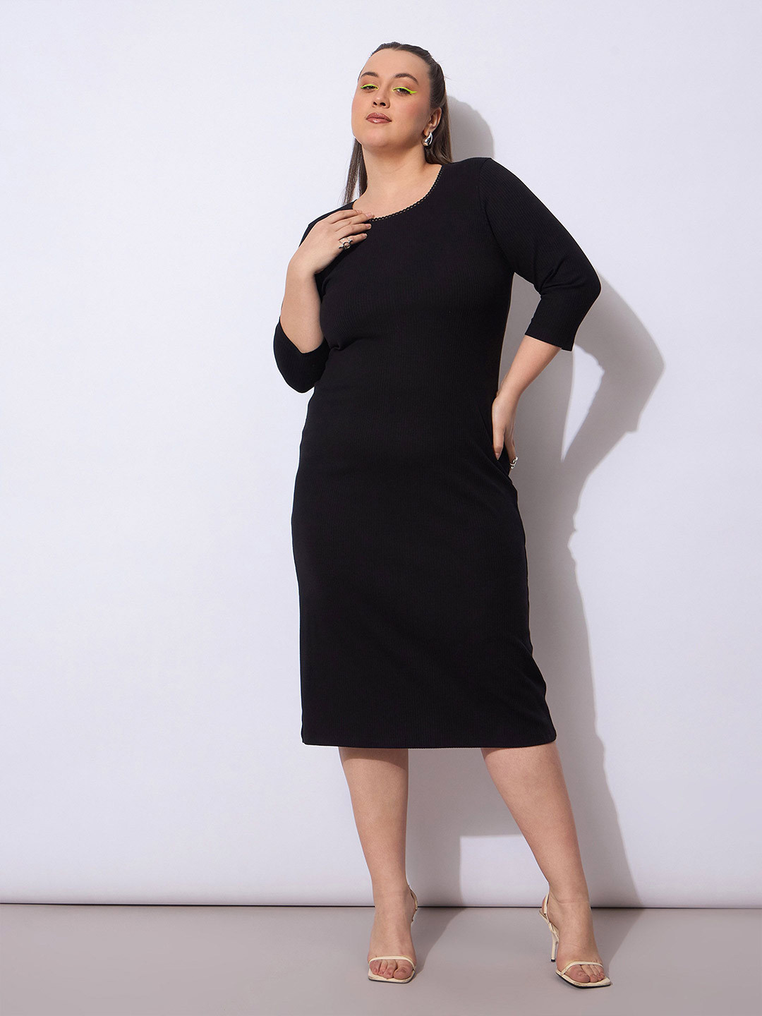 SASSAFRAS Women Plus Size Curve Sheath Dress