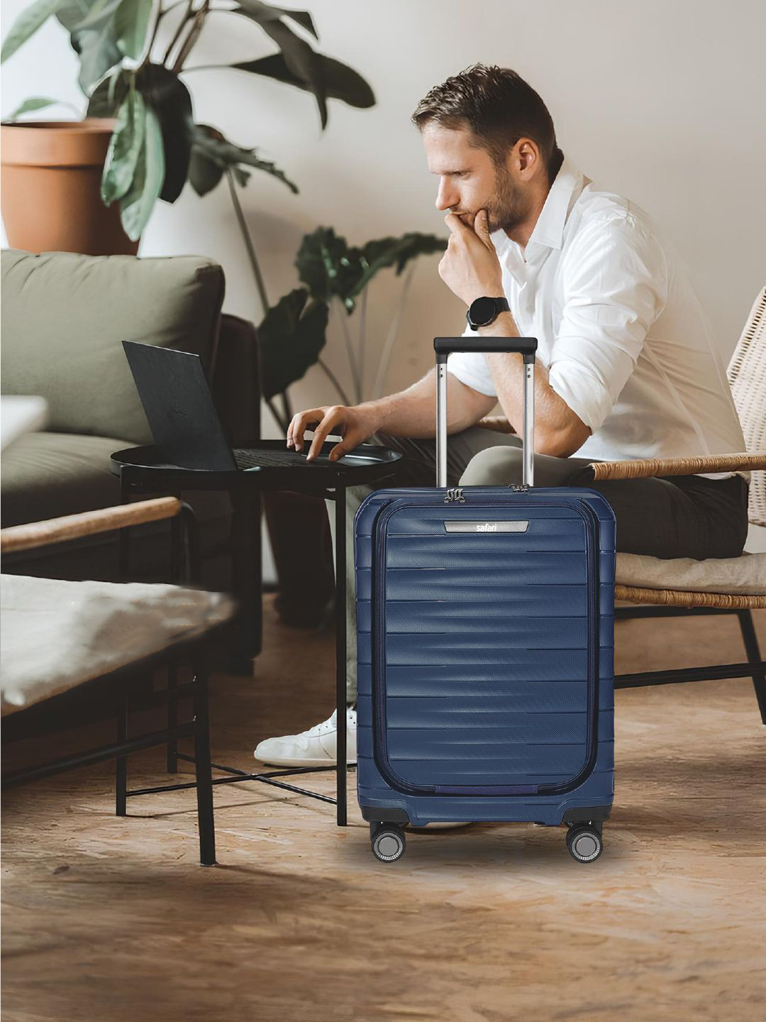 Safari Select Aerolite Navy  with Laptop Compartment  TSA Lock Cabin Trolley Bag 55 Cm