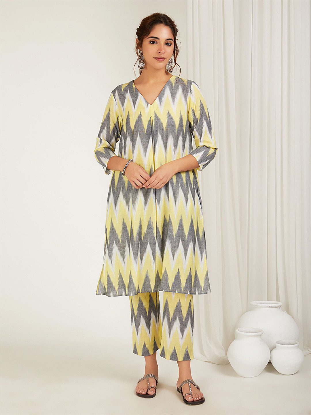 CYAN Chevron Printed V-Neck Straight Cotton Kurta