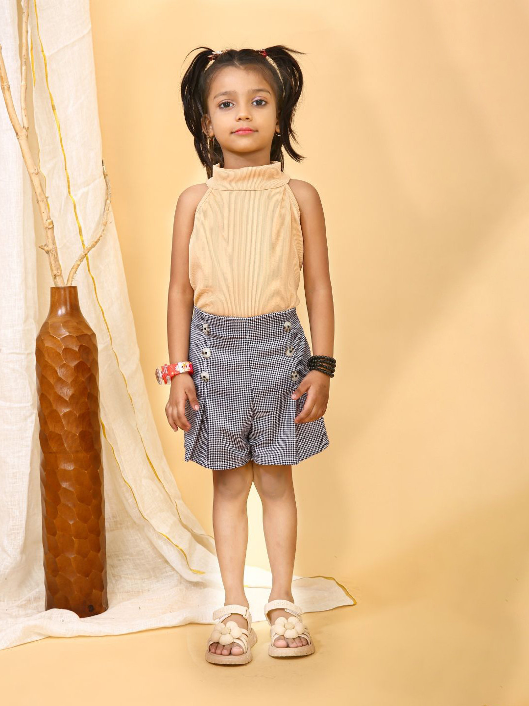 DEL LUNA Girls Mock Neck Top With Shorts