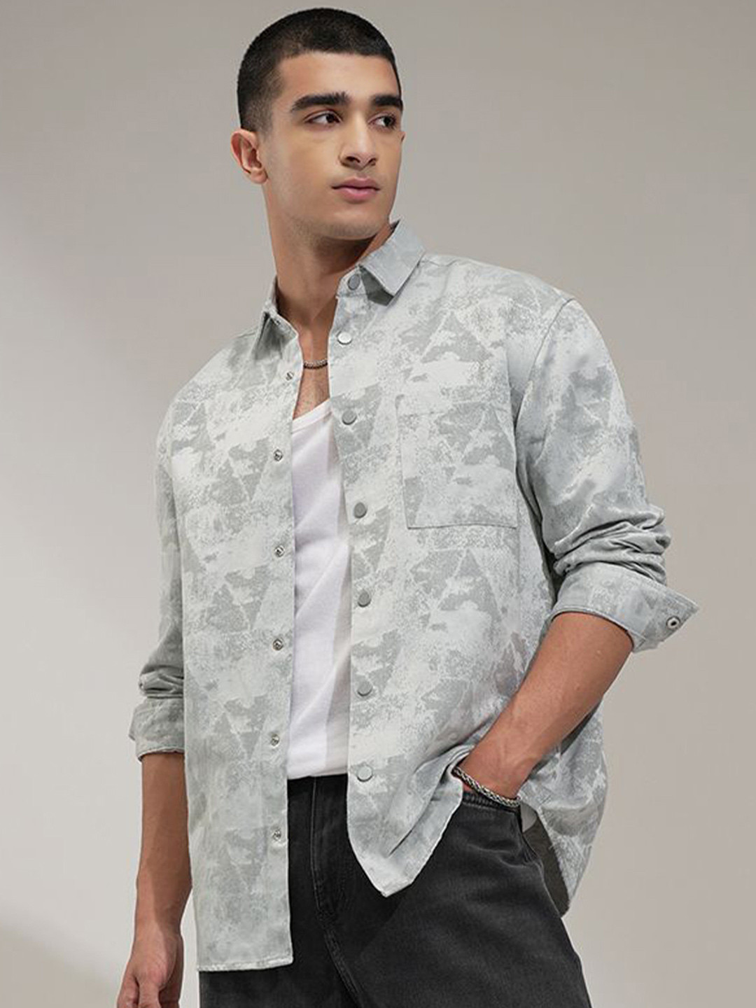 HIGHLANDER Men Comfort Opaque Casual Regular Fit Shirt