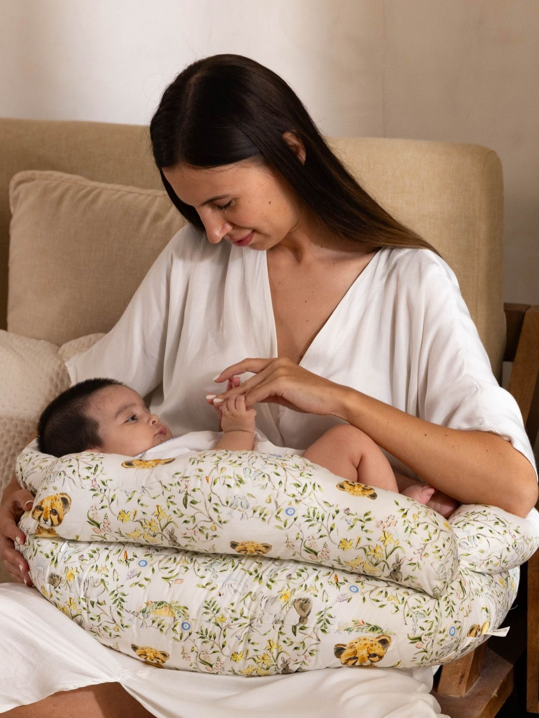 THE BABY TRUNK Little Leo Egyptian Cotton Feeding & Nursing Cradle Pillow