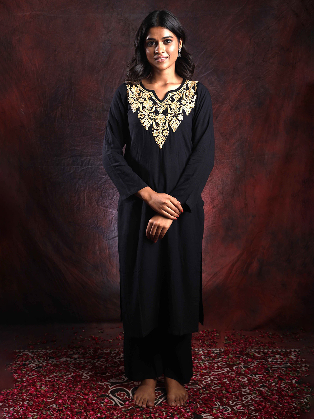 GHARANA INDIA Luxury Notch Neck Embroidered Chikankari Kurta