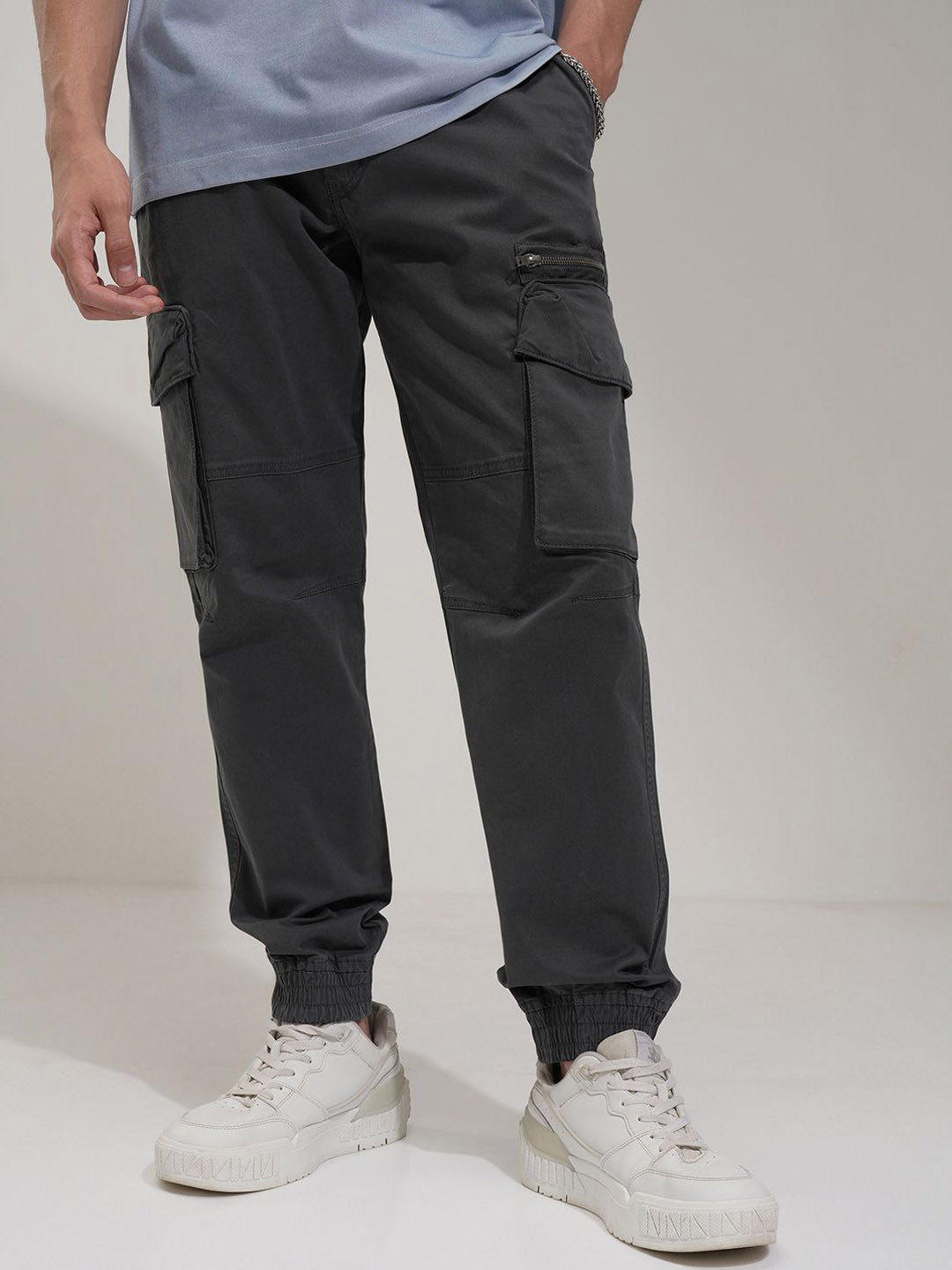 HIGHLANDER Men Comfort Relaxed Fit Mid-Rise Cargo Styles Flat-Front Joggers