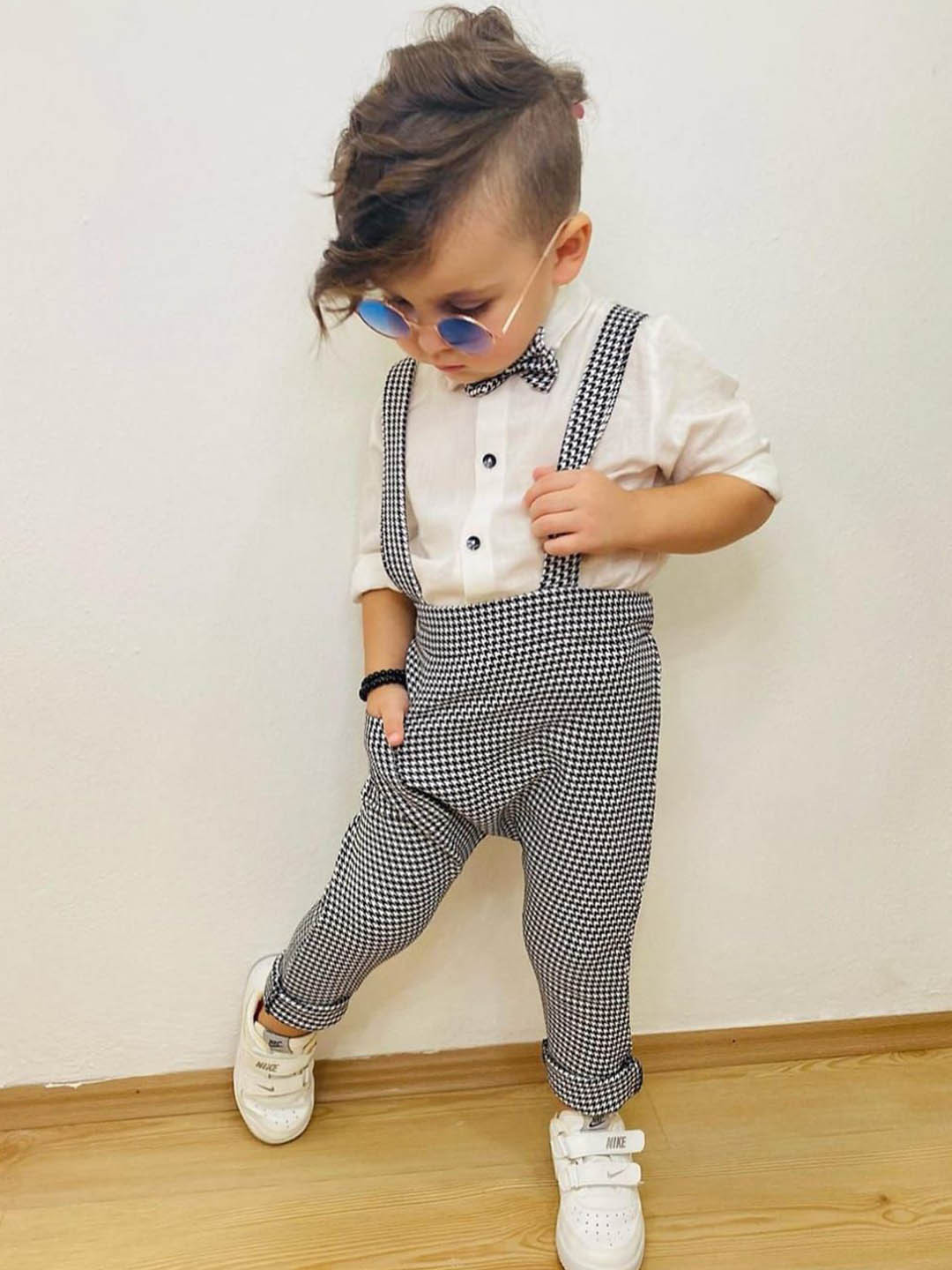 DEL LUNA Boys Printed Dungarees Comes With Shirt & Bow Tie