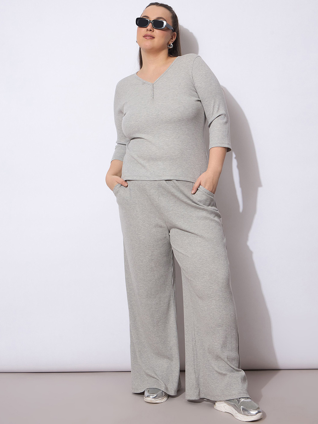 SASSAFRAS Curve Plus Size Rib Three-Quarter Sleeves Top With Trouser