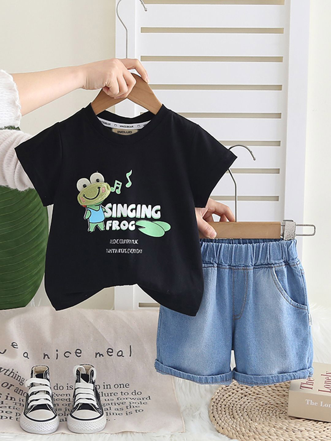 INCLUD Boys Frog Graphic Printed Round Neck T-Shirt With Shorts