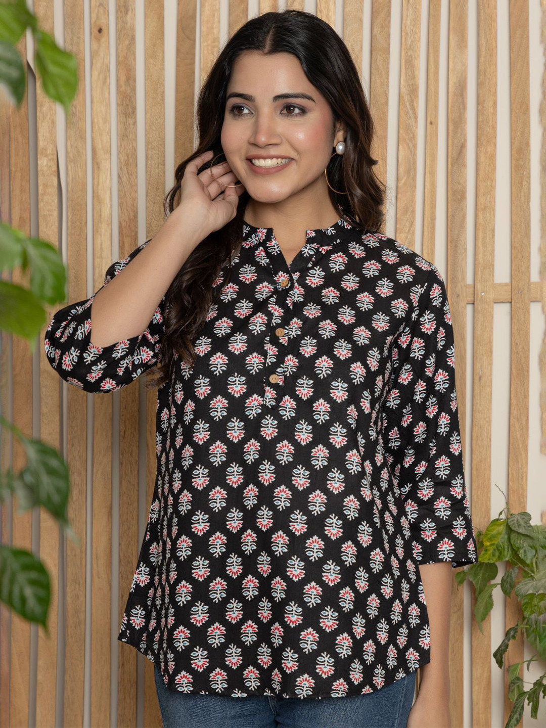 Samhitas Floral Printed Mandarin Collar Cotton Straight Kurta