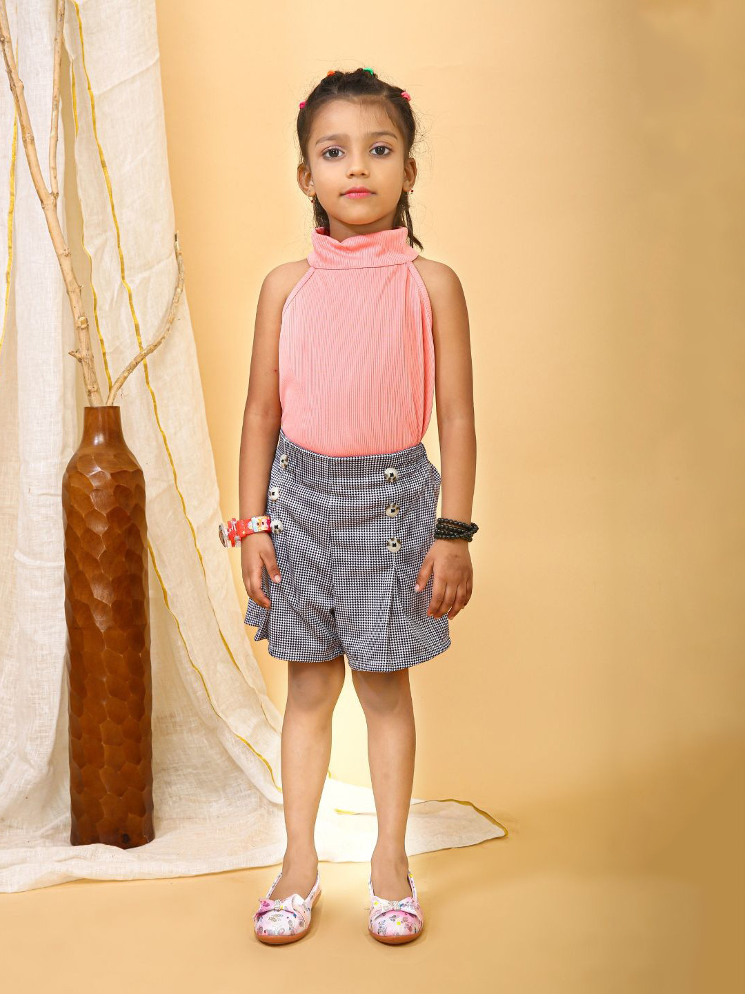 DEL LUNA Girls Mock Neck Sleeveless Top With Shorts