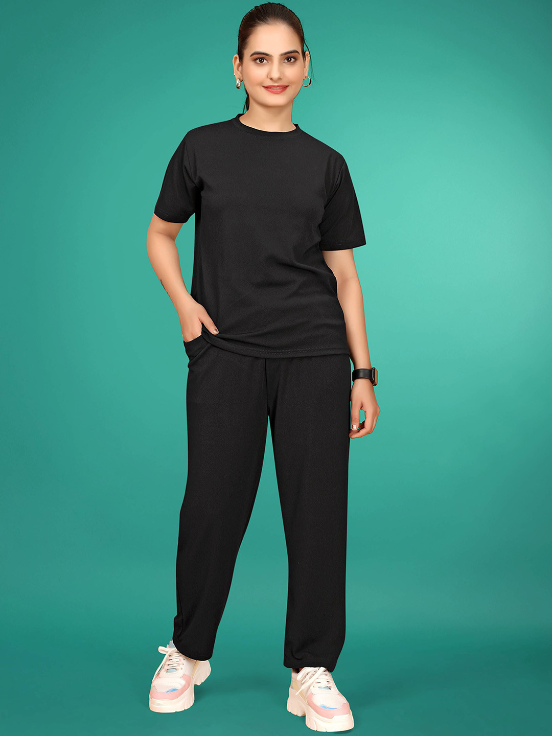 SAKARMAA Round Neck T-Shirt With Trouser