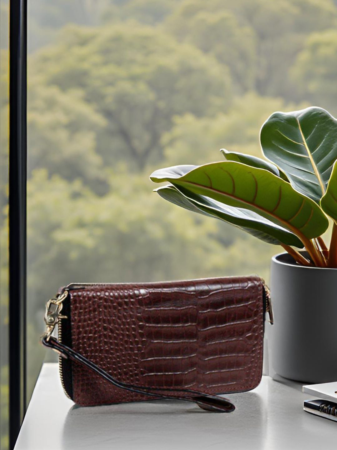 VIVA HIDE Men Abstract Textured Leather Zip Around Wallet