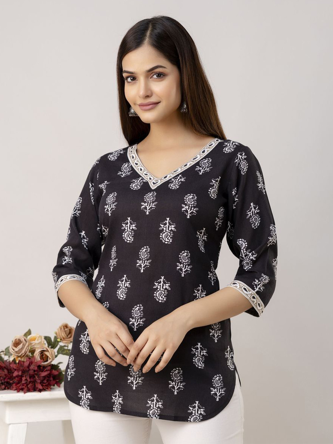 UNIFY FASHION Women Floral Printed Short Kurti