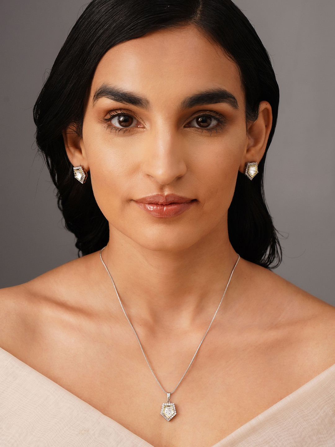 JAYPORE Kundan Studded Jewellery Set