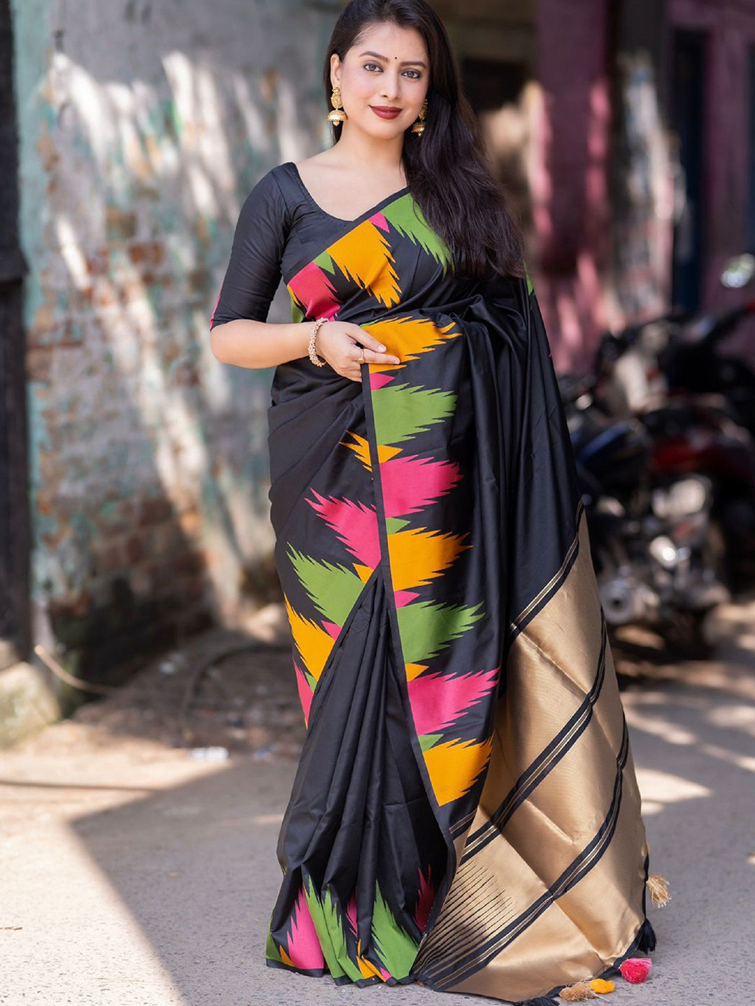 LeeliPeeri Designer  Saree